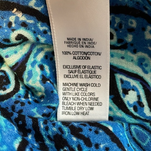 NEW women’s IZOD brand blouse short sleeve. Blue/teal/black pattern.Size small. - Picture 8 of 8